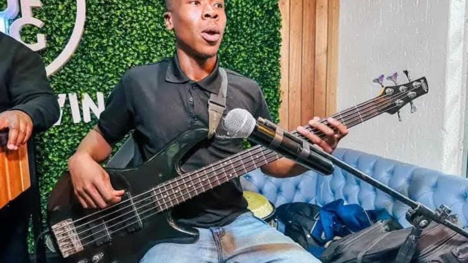 Live performance by Shadrack Magubane (ShadOnKeys) profile photo